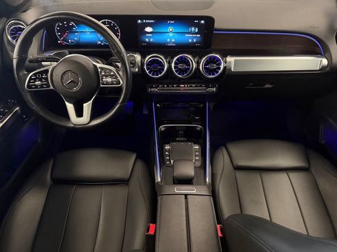 Used 2023 Mercedes-Benz GLB 250 4MATIC w/ Premium Package image 15