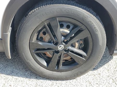 Used 2023 Nissan Kicks S FWD image 5