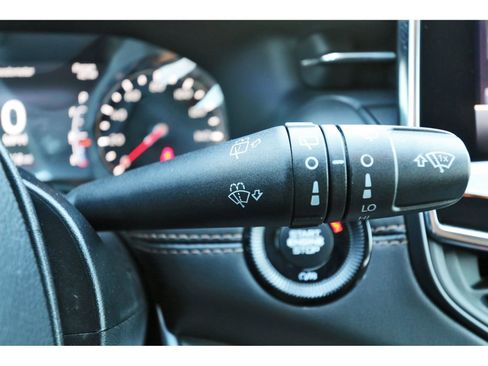 Used 2023 Jeep Compass Limited image 21