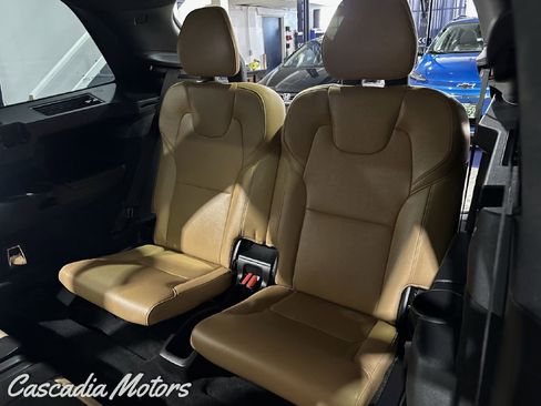 Used 2019 Volvo XC90 T6 Momentum image 9