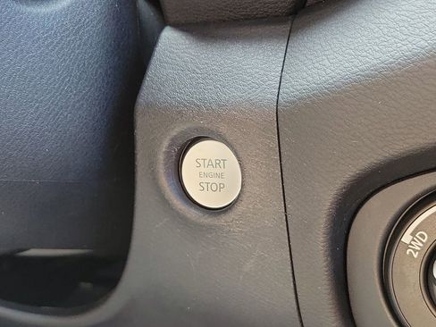 Used 2022 Nissan Frontier PRO-4X image 29