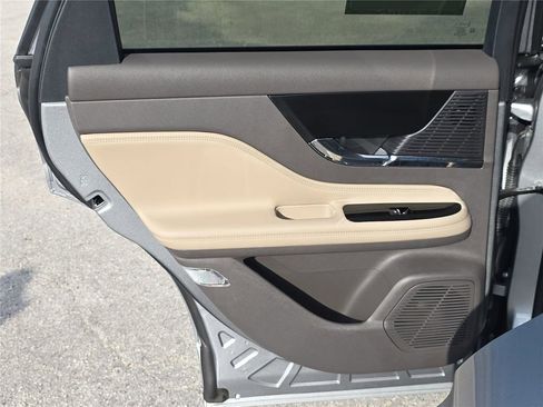 Used 2022 Lincoln Corsair FWD w/ Premium Package image 14