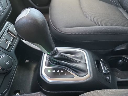 Used 2023 Jeep Renegade Altitude w/ Convenience Group I AWD/4WD image 21