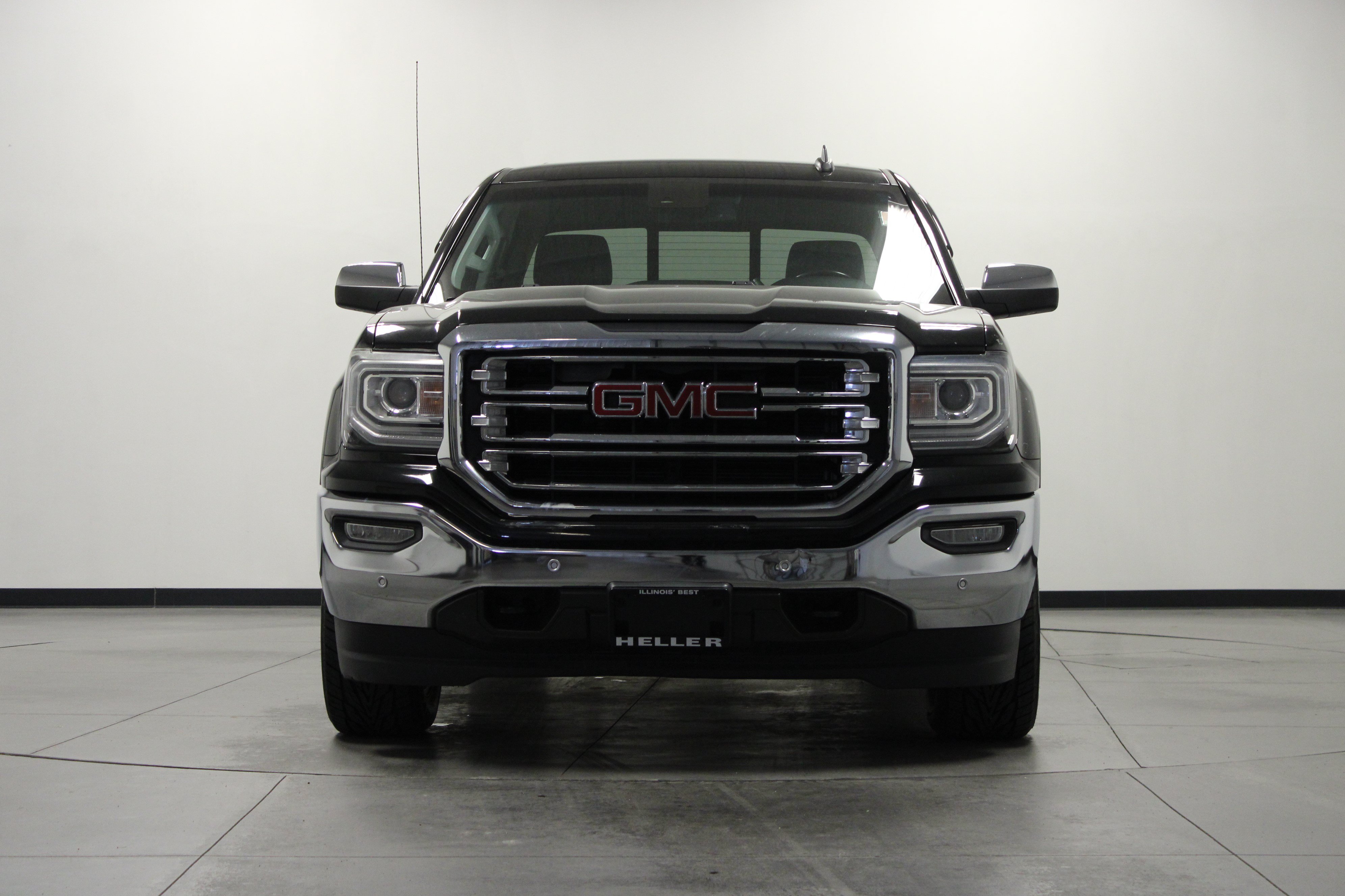 Used 2017 GMC Sierra 1500 SLT w/ SLT Premium Package AWD/4WD image 9