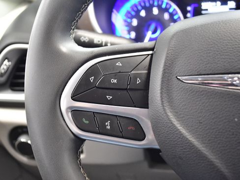 Used 2023 Chrysler Voyager LX image 22