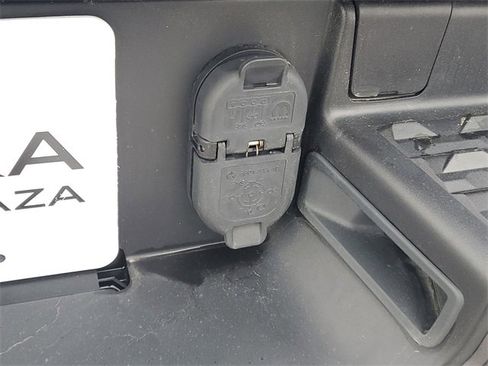 Used 2022 RAM 1500 Big Horn image 7