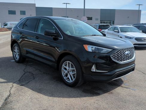 Used 2023 Ford Edge SEL w/ Convenience Package image 2