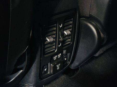 Used 2023 Dodge Durango R/T AWD/4WD image 36