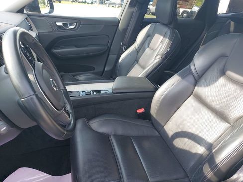 Used 2021 Volvo XC60 T5 Inscription AWD/4WD image 12