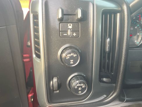 Used 2018 Chevrolet Silverado 1500 LT w/ All Star Edition image 15