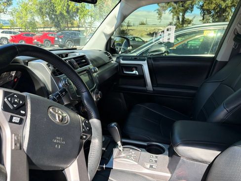 Used 2018 Toyota 4Runner SR5 Premium AWD/4WD image 7