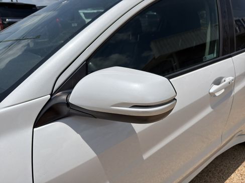 Used 2020 Honda HR-V Touring image 13