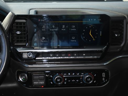 Used 2025 Chevrolet Silverado 2500 LTZ image 17