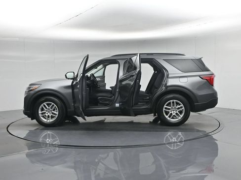 New 2026 Ford Explorer Active RWD image 34