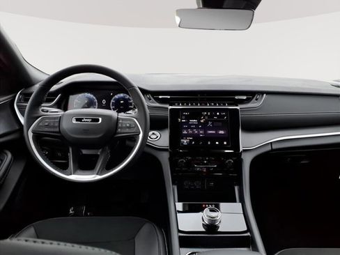 New 2025 Jeep Grand Cherokee 4WD image 13