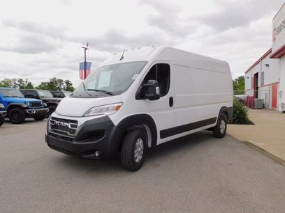 New 2024 RAM ProMaster 2500 w/ Quick Order Package 22G SLT