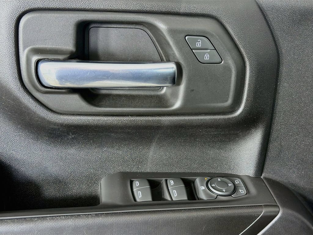 Used 2022 Chevrolet Silverado 1500 Custom AWD/4WD image 17