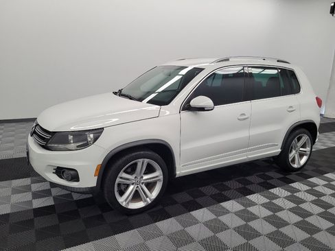 Used 2016 Volkswagen Tiguan R-Line FWD image 2