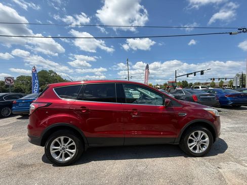 Used 2017 Ford Escape SE AWD/4WD image 7