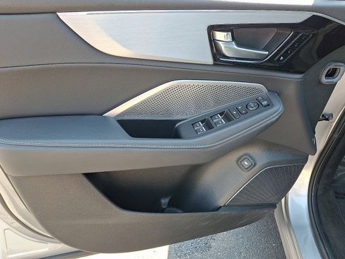 Used 2023 Acura MDX SH-AWD w/ Technology Package image 12