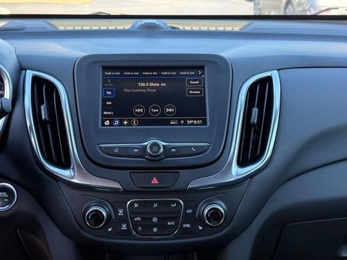 Used 2021 Chevrolet Equinox LT FWD image 17