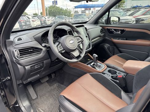 Used 2025 Subaru Forester Touring w/ Popular Package - Touring AWD/4WD image 26