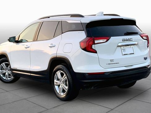 Used 2022 GMC Terrain SLE w/ Driver Convenience Package FWD image 11