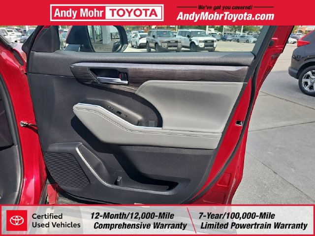 Certified 2026 Toyota Highlander Platinum AWD/4WD image 42
