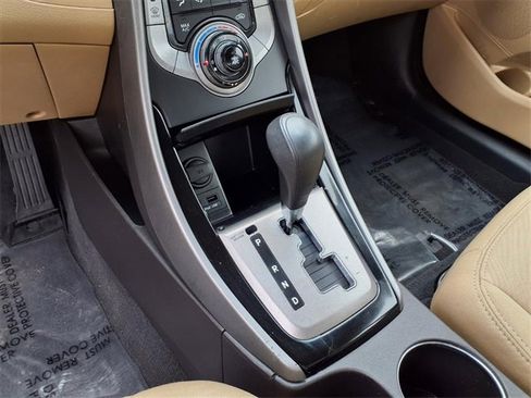 Used 2013 Hyundai Elantra GLS image 18