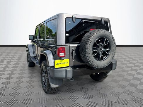 Used 2018 Jeep Wrangler Unlimited Sahara w/ Dual Top Group AWD/4WD image 33
