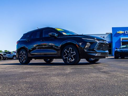 Used 2024 Chevrolet Blazer RS w/ LPO, Floor Liner Package FWD image 9