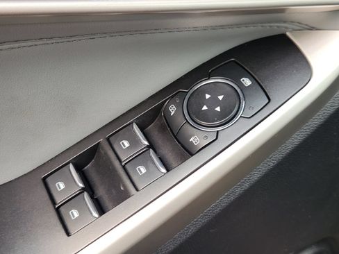 Used 2021 Ford Explorer XLT w/ Equipment Group 202A RWD image 26