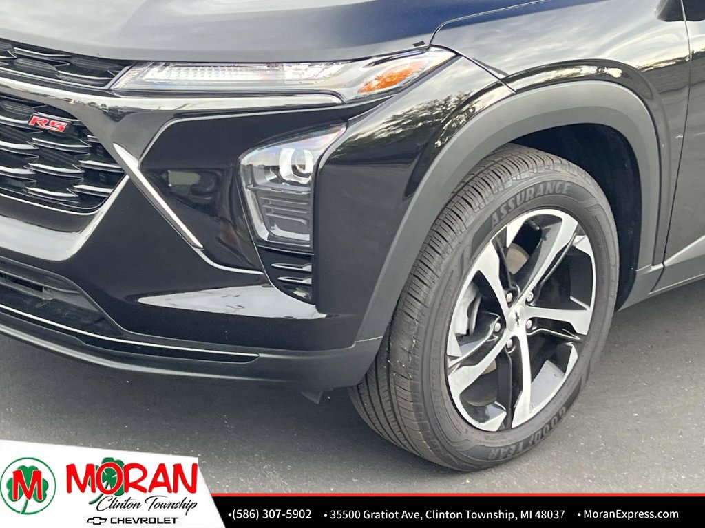 Used 2025 Chevrolet Trax RS w/ Driver Confidence Package FWD image 9