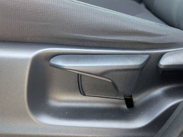 Used 2022 Toyota Corolla Cross LE w/ Moonroof Package FWD image 20