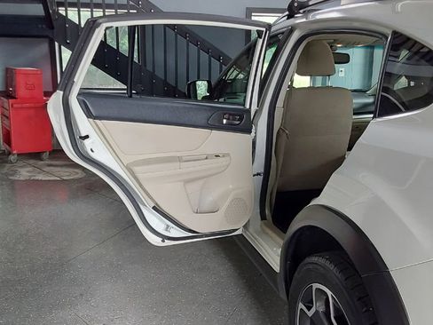 Used 2014 Subaru Crosstrek 2.0i Premium w/ Moonroof Package AWD/4WD image 18