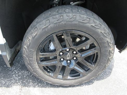 Certified 2023 Chevrolet Silverado 1500 LT Trail Boss w/ Convenience Package II AWD/4WD image 9