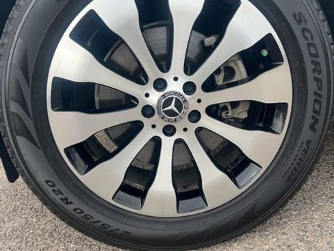 Used 2018 Mercedes-Benz GLS 450 4MATIC image 33