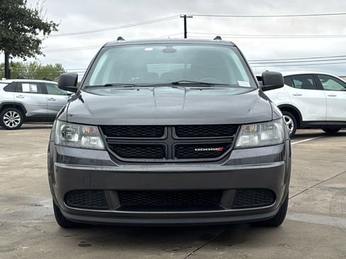 Used 2018 Dodge Journey SE w/ Popular Equipment Group image 2