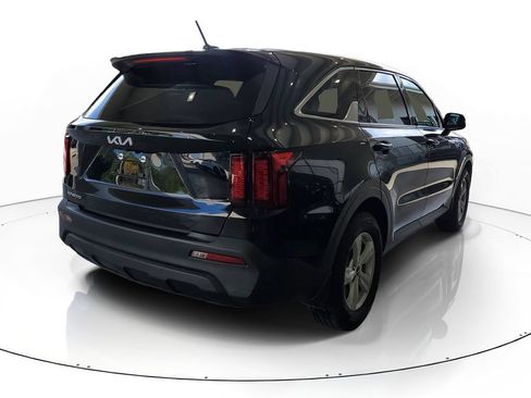 Certified 2023 Kia Sorento LX FWD image 7