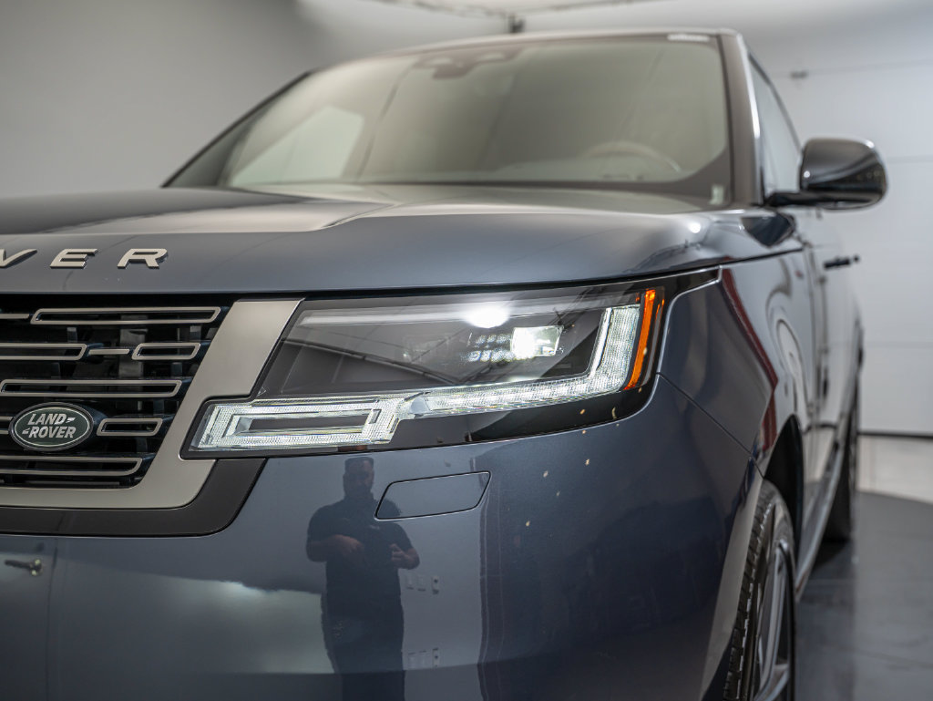 Used 2026 Land Rover Range Rover SE AWD/4WD image 12
