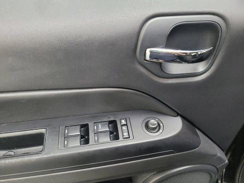 Used 2014 Jeep Patriot Sport w/ Power Value Group FWD image 27