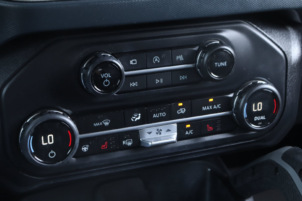 Used 2024 Ford Bronco Outer Banks AWD/4WD image 31