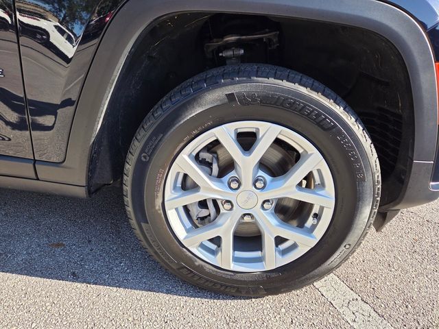 Used 2023 Jeep Grand Cherokee L Limited RWD image 27