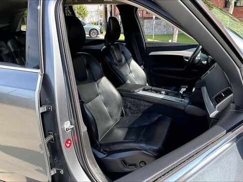 Used 2018 Volvo XC90 T6 Momentum w/ Convenience Package AWD/4WD image 7
