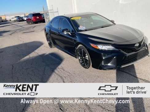 Used 2018 Toyota Camry XSE image 1