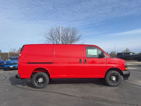 New 2025 Chevrolet Express 3500 Work Van w/ Driver Convenience Package image 3