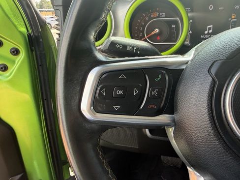 Used 2019 Jeep Wrangler Unlimited Sahara AWD/4WD image 16