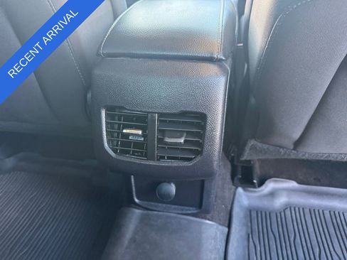 Used 2019 Ford Fusion SE image 19