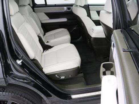 Used 2025 Hyundai Santa Fe Calligraphy image 41