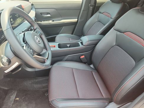 New 2025 Nissan Kicks SR w/ Interior Electronics Package image 6